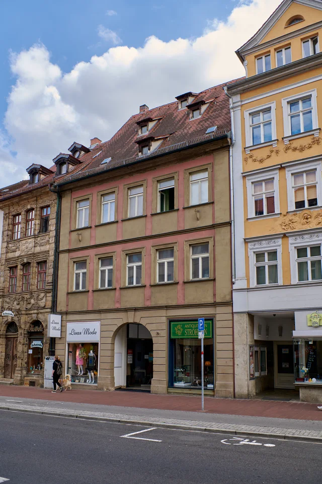 Fassade des Gebäudes Lange Straße 30 in Bamberg, Standort des Symphoniker-Shops.